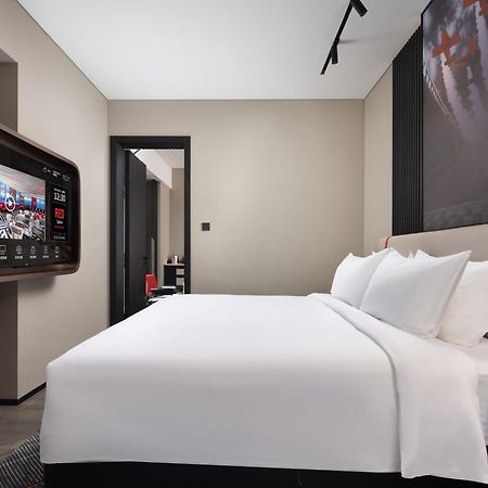 Radisson Red Hotel Zhuhai Gongbei Port Zewnętrze zdjęcie