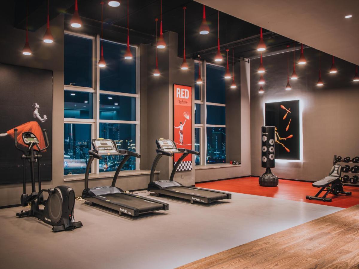 Radisson Red Hotel Zhuhai Gongbei Port Zewnętrze zdjęcie