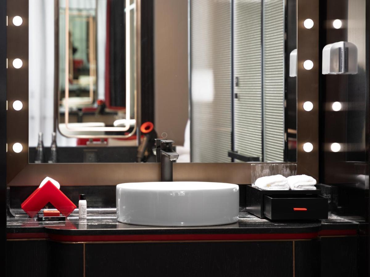Radisson Red Hotel Zhuhai Gongbei Port Zewnętrze zdjęcie