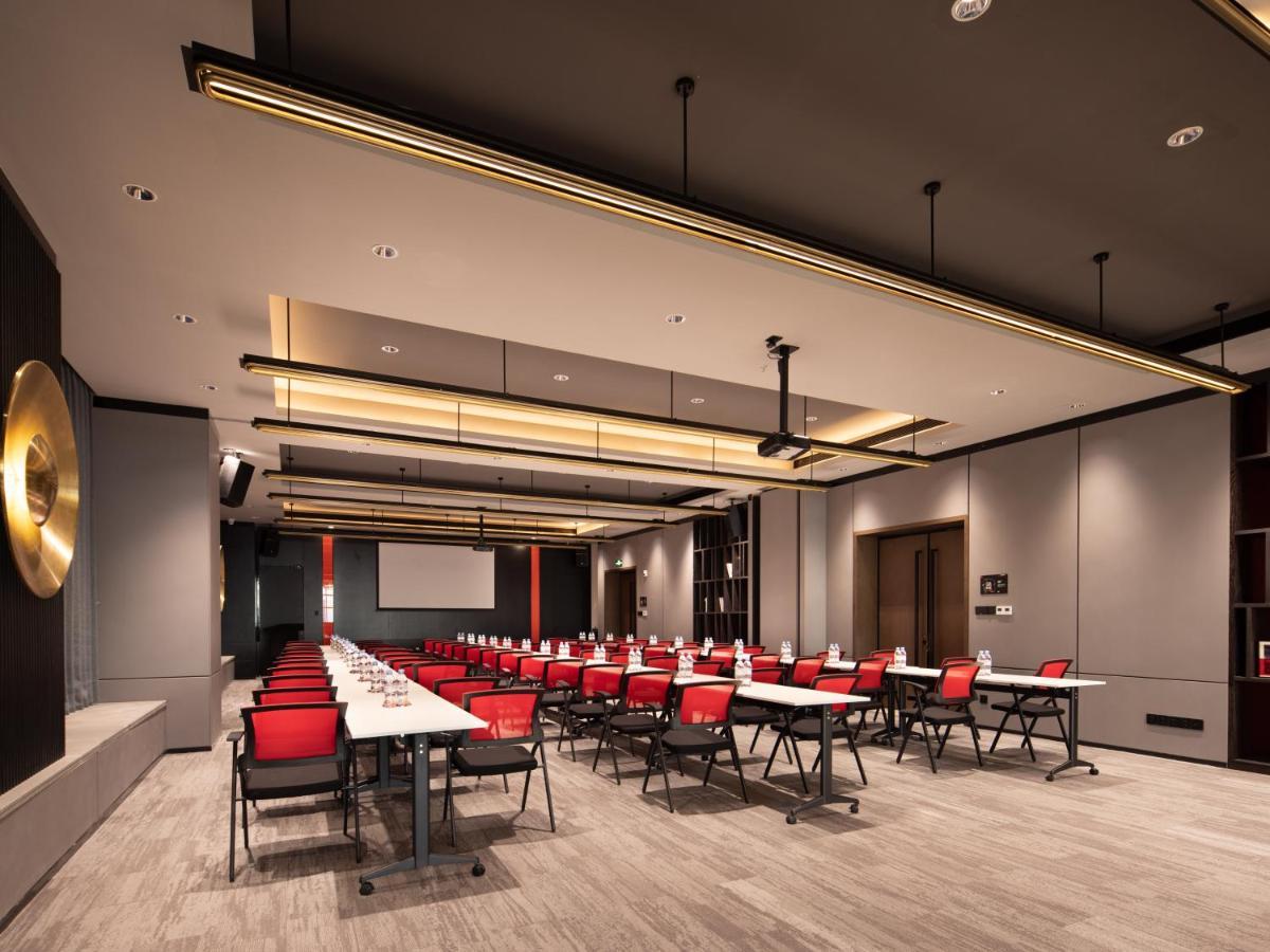 Radisson Red Hotel Zhuhai Gongbei Port Zewnętrze zdjęcie