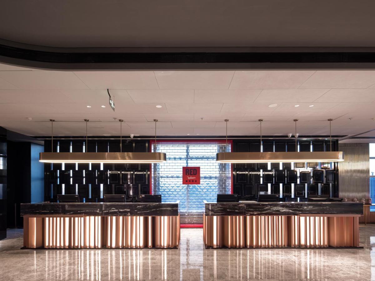 Radisson Red Hotel Zhuhai Gongbei Port Zewnętrze zdjęcie