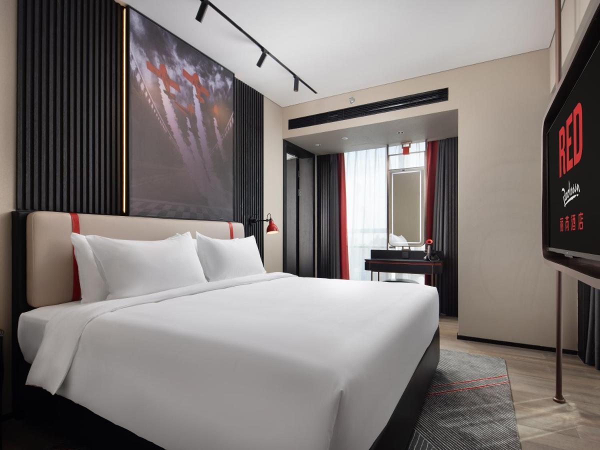 Radisson Red Hotel Zhuhai Gongbei Port Zewnętrze zdjęcie