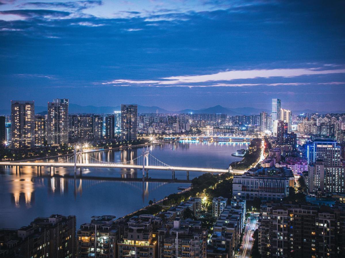 Radisson Red Hotel Zhuhai Gongbei Port Zewnętrze zdjęcie
