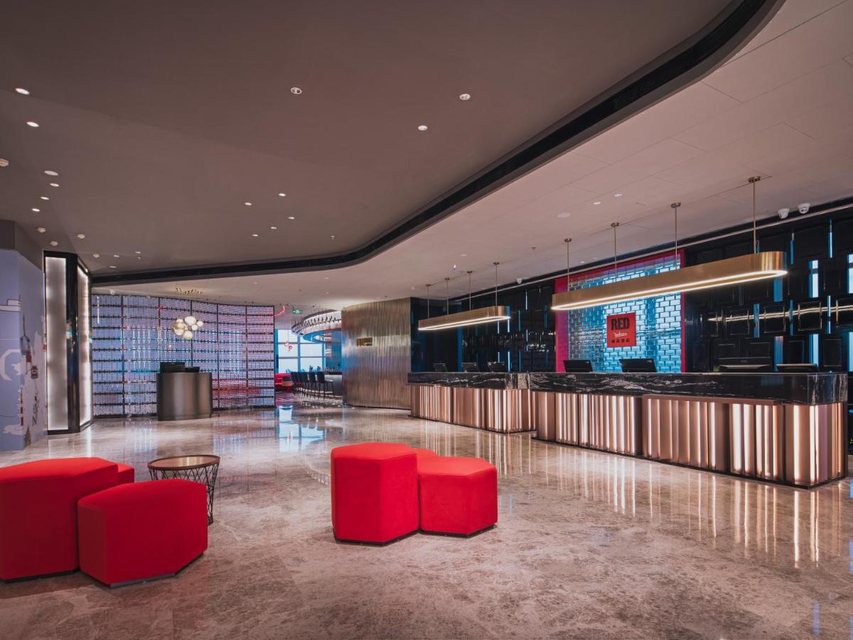 Radisson Red Hotel Zhuhai Gongbei Port Zewnętrze zdjęcie