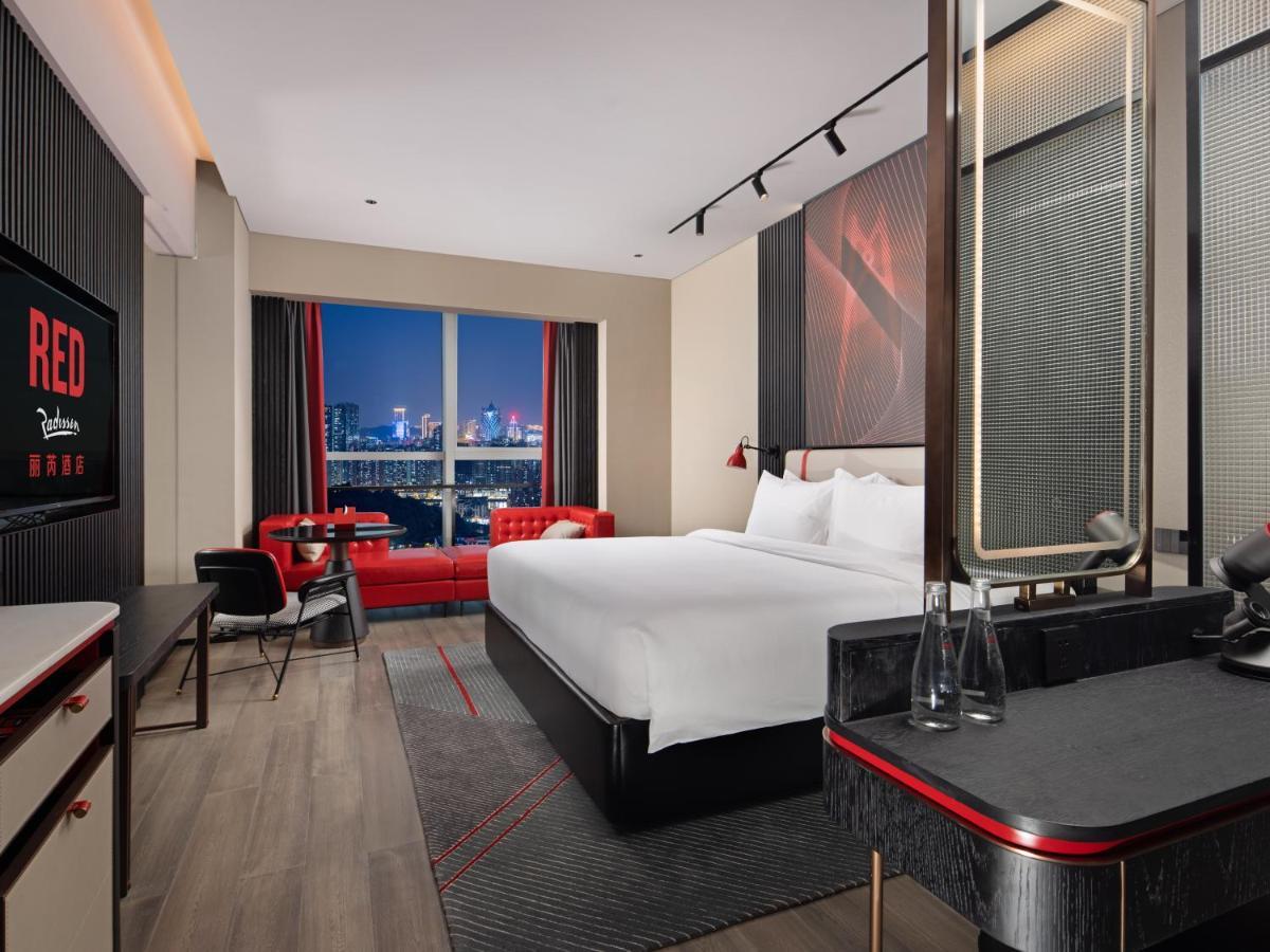Radisson Red Hotel Zhuhai Gongbei Port Zewnętrze zdjęcie