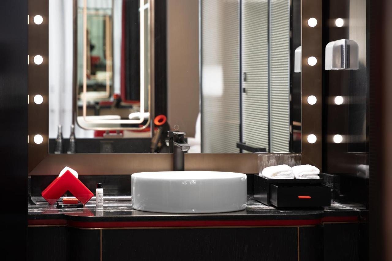 Radisson Red Hotel Zhuhai Gongbei Port Zewnętrze zdjęcie