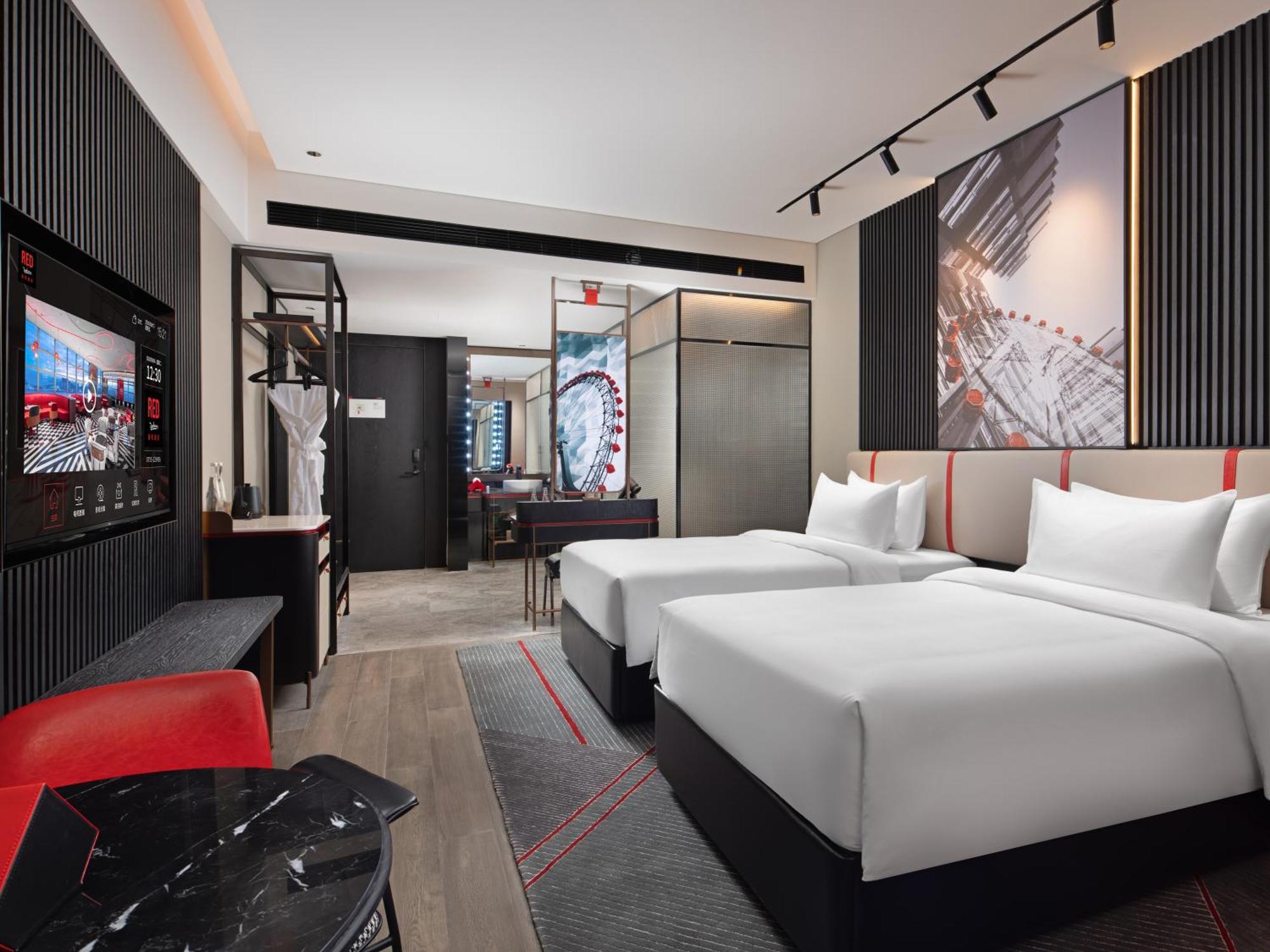 Radisson Red Hotel Zhuhai Gongbei Port Zewnętrze zdjęcie