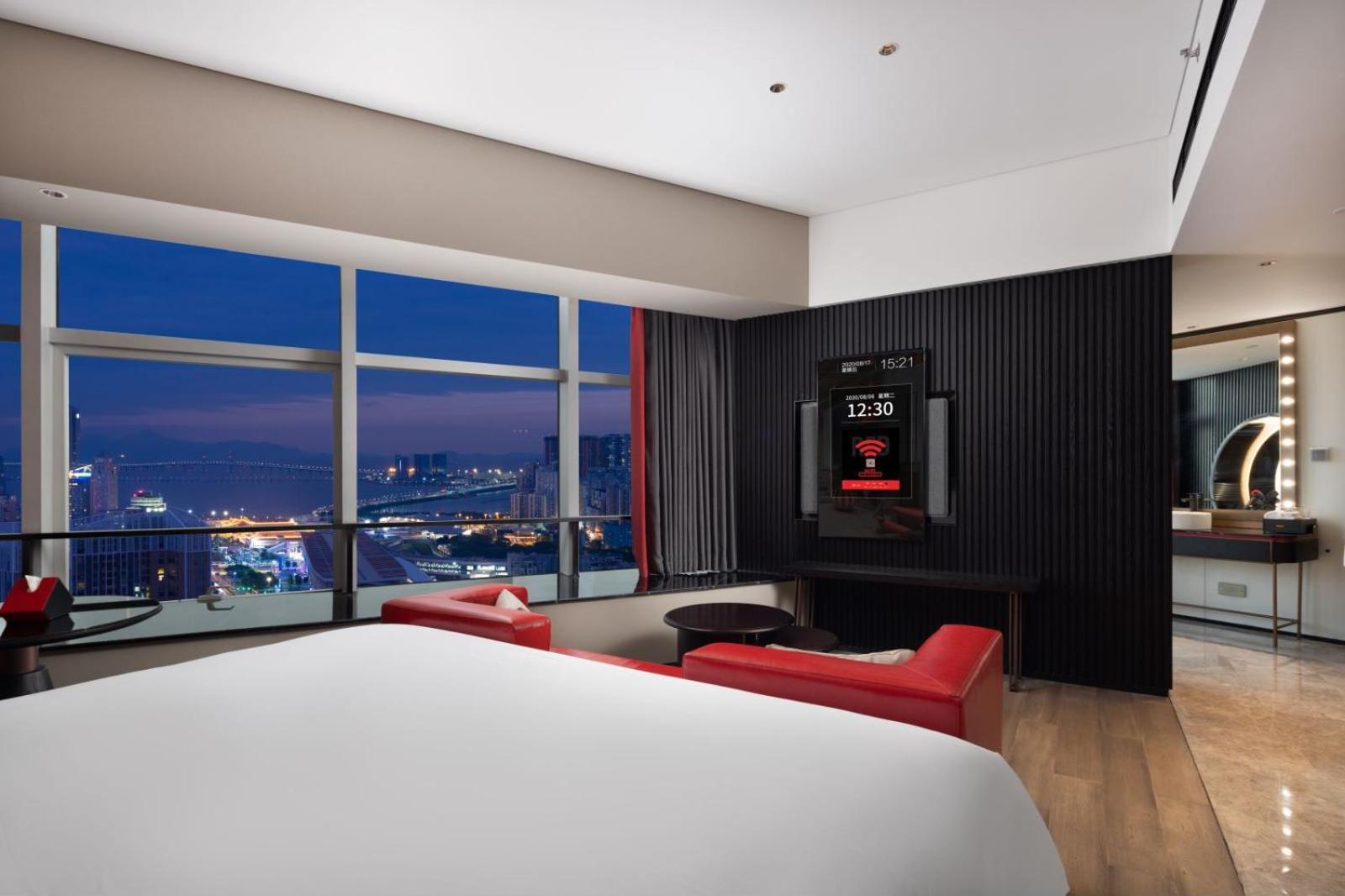 Radisson Red Hotel Zhuhai Gongbei Port Zewnętrze zdjęcie