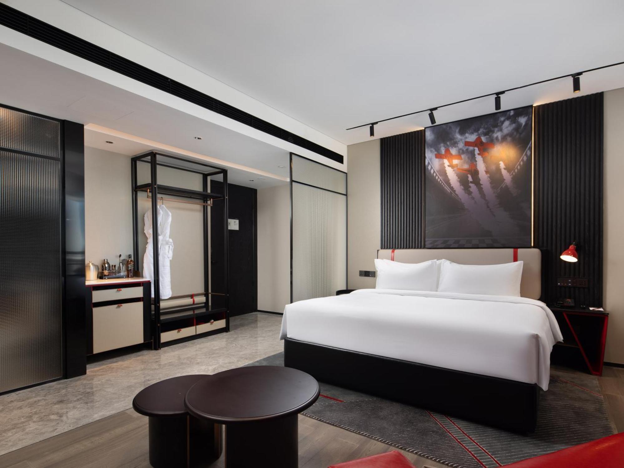 Radisson Red Hotel Zhuhai Gongbei Port Zewnętrze zdjęcie
