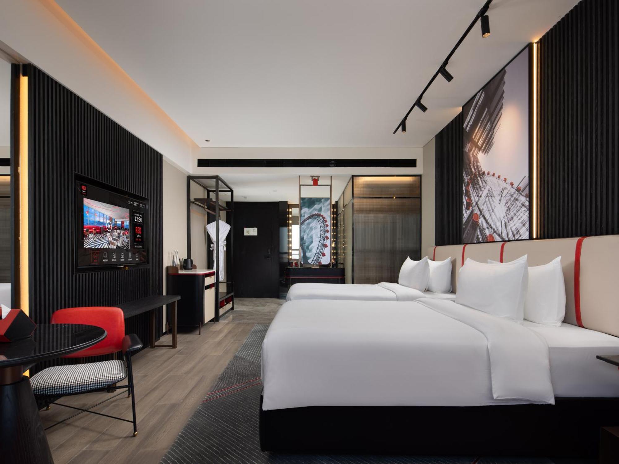 Radisson Red Hotel Zhuhai Gongbei Port Zewnętrze zdjęcie