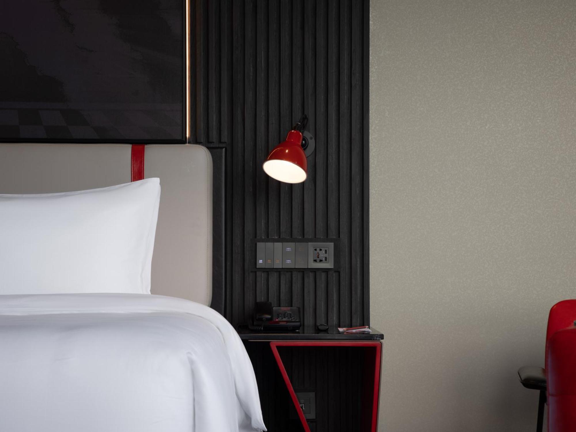 Radisson Red Hotel Zhuhai Gongbei Port Zewnętrze zdjęcie